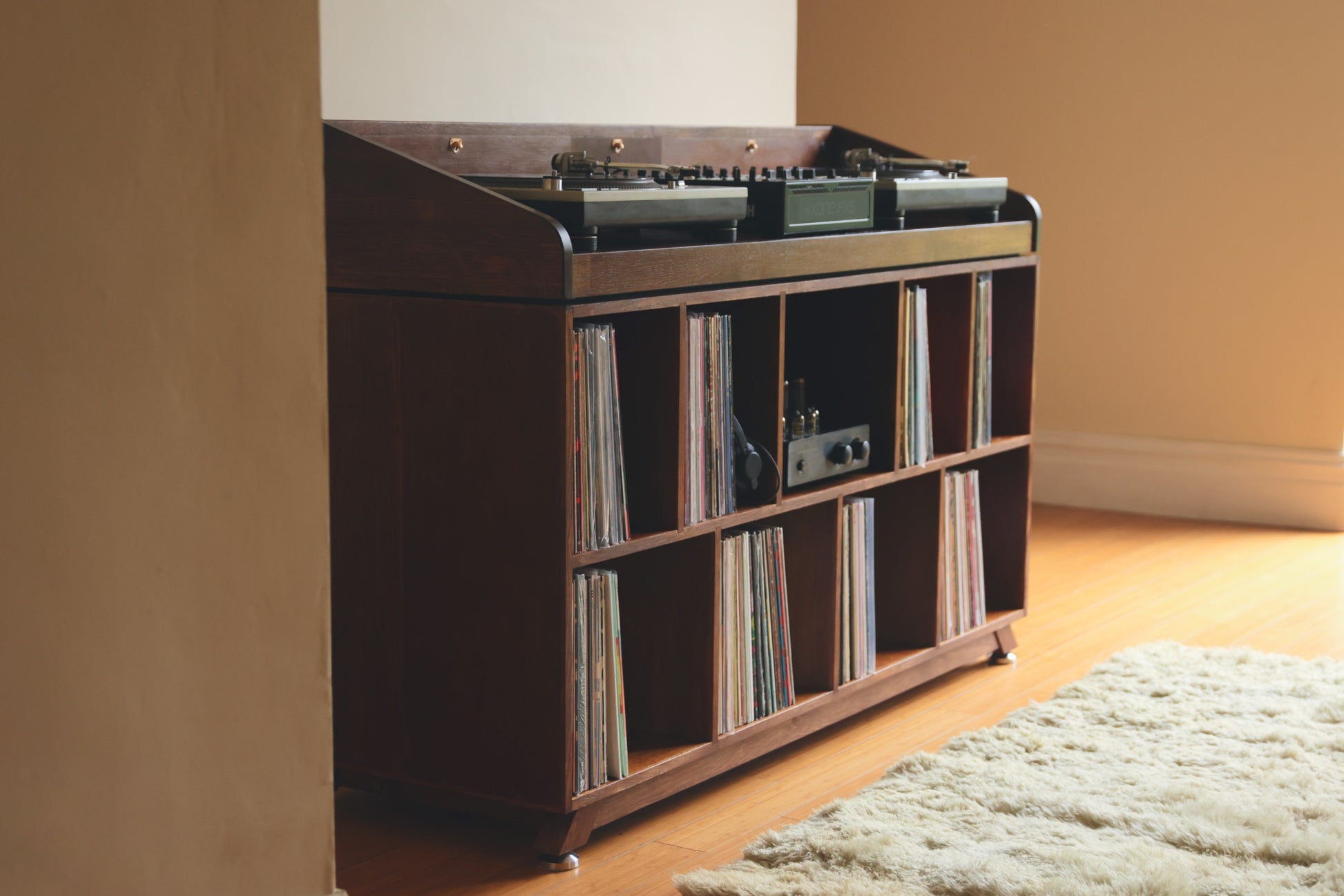 Oak DJ Booth — Handcrafted for Hi-Fi Enthusiasts & Vinyl-Loving DJs